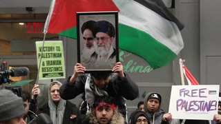 Тысячи людей по всему миру выходят в эти дни на акции против войны на Ближнем Востоке