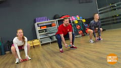 Фитнес-разминка с гантелями: укрепляем бедра. Доброе утро. Фрагмент 