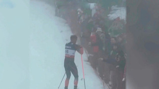 Алкомарафон британского лыжника на этапе Кубка мира сняли на видео