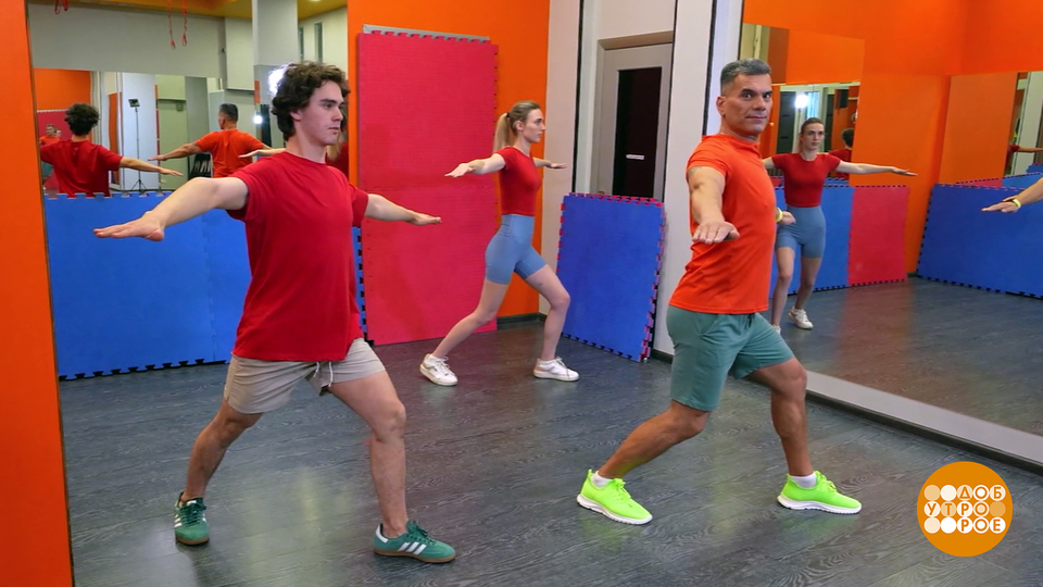 Фитнес-разминка: проснулись, встали, поплыли! Доброе утро. Фрагмент выпуска от 20.03.2026