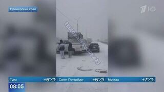 Зима не сдает позиции: мартовский снегопад спровоцировал массовые ДТП в Приморье