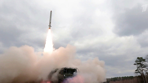 Российская армия нанесла массированный удар по военным тылам противника