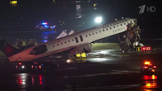 В аэропорту Нью-Йорка самолет столкнулся с пожарной машиной