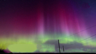 Жители российских регионов поделились кадрами Северного сияния