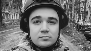 В Крыму вспоминают погибшего под обстрелом репортера «Известий» Александра Федорчака