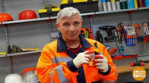 О сколько нам открытий чудных готовит... канцелярский нож! Доброе утро. Фрагмент 