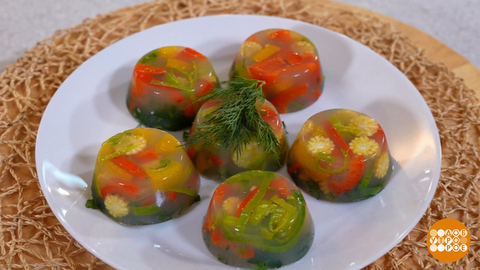 Готовим заливное из овощей и зелени. Доброе утро. Фрагмент 