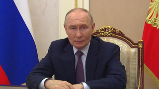 Владимир Путин обратился к участникам Международный транспортно-логистического форума в Санкт-Петербурге