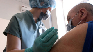 Российскую вакцину от рака получил первый пациент с меланомой кожи