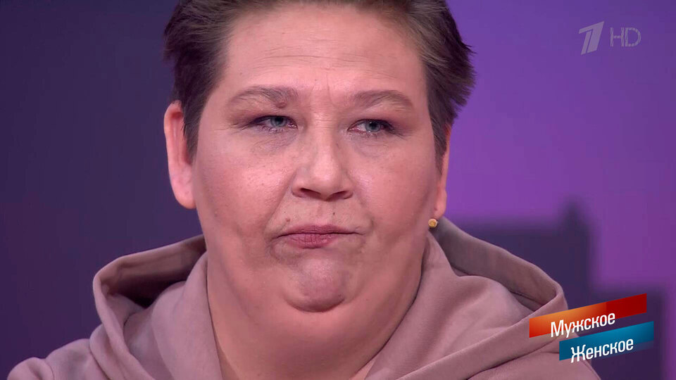 «В 17 лет бухала и работала». Мать с гордостью рассказывает о своей буйной молодости. Мужское / Женское. Фрагмент выпуска от 03.04.2026