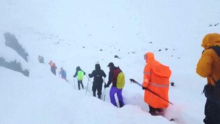 В Непале гиды, сопровождавшие туристов на Эвересте, травили их ради страховых выплат