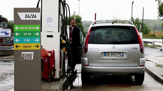 В Европе цены на бензин ставят рекорды, сотням предприятий грозит банкротство