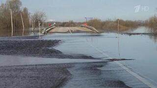 Мощное половодье началось раньше обычного в разных регионах страны