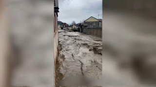 Более 4 тыс. человек эвакуировали из-за прорыва дамбы в Дагестане