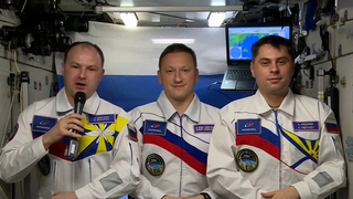 Космонавты с МСК поздравили россиян с началом Недели космоса