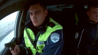 Судимый лихач-агрессор заставил ГАИ Кузбасса стрелять себе вслед: видео