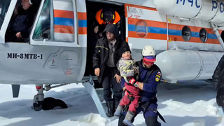 Спасатели эвакуировали мужчину и троих детей из труднодоступных районов Дагестана