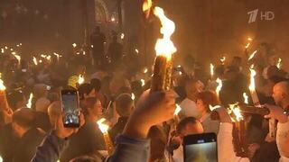 Первый канал покажет прямую трансляцию схождения Благодатного огня из Иерусалима