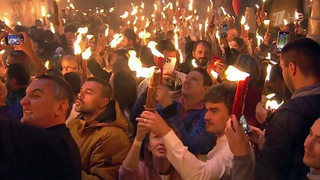 Прямую трансляцию схождения Благодатного огня смотрите завтра на Первом канале