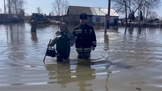 Сложная паводковая ситуация сохраняется в нескольких российских регионах