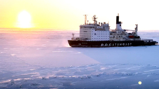 Российские ледоколы дали гудок в честь 65-й годовщины полета Гагарина в космос