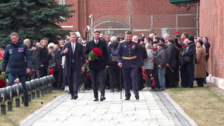 Баканов почтил память первых покорителей космоса