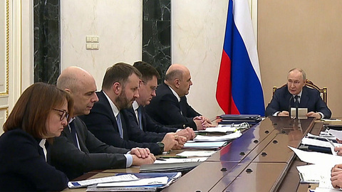 Меры по стимулированию роста экономики обсудили на совещании, которое провел Владимир Путин