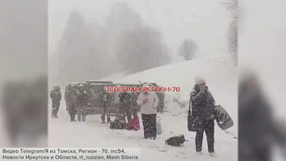 В Томской области пассажирский автобус перевернулся на скользкой дороге