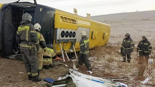 Автобус с пассажирами опрокинулся в Забайкалье, погиб человек