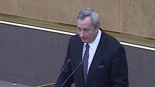 Гендиректор Общественного Телевидения России Виталий Игнатенко принимает поздравление с 85-летием