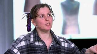 Героиня «Модного приговора» устала быть взрослой после смерти родителей и стала одеваться мультяшно