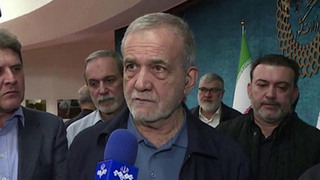 Тегеран не вступит в переговоры под давлением, угрозами или блокадой, заявил президент Ирана