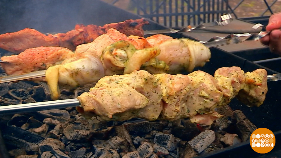Выбираем маринованное мясо для шашлыка. Доброе утро. Фрагмент выпуска от 27.04.2026