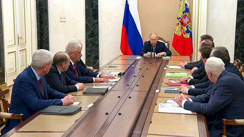 Киевский режим и его покровители перешли к открыто террористическим методам, заявил Владимир Путин