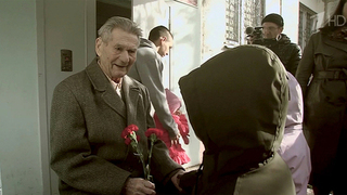 Ветеранов поздравляют с наступающим 9 мая в российских регионах