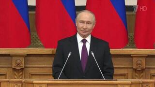 Владимир Путин принял участие в заседании Совета законодателей в Санкт-Петербурге
