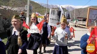 Участники акции «Бессмертный полк». Праздничный канал. Фрагмент 