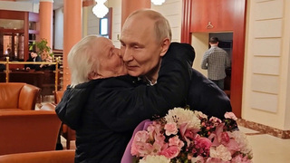 Владимир Путин пригласил на ужин в Кремль свою учительницу Веру Дмитриевну Гуревич