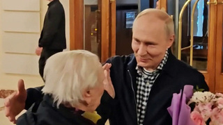 Владимир Путин пригласил свою учительницу посетить парад в честь Дня Победы в Москве и погостить несколько дней в столице