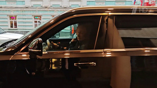 Владимир Путин лично заехал на автомобиле в гостиницу за своей учительницей и пригласил на ужин в Кремль