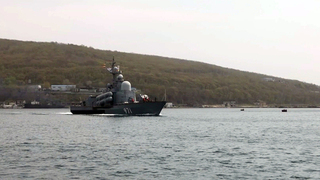 Моряки Тихоокеанского флота проводят учения в Японском море