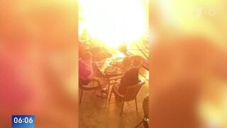 В Бухаре связка шаров взорвалась у кафе с туристами: видео
