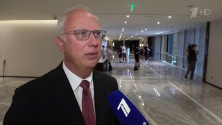 Российского президента в Пекине сопровождает представительная делегация