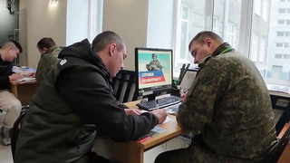После заключения контракта бойцов ждет теория и практика на полигонах