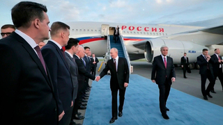 Владимир Путин начал трехдневный государственный визит в Казахстан