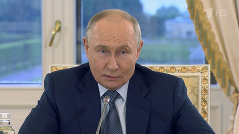 Владимир Путин на полях ПМЭФ встретился с главами международных информационных агентств