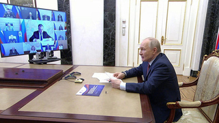 Владимир Путин по видеосвязи провел больше совещание по развитию новых регионов страны