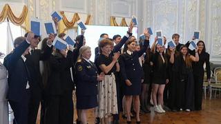 В разных уголках России гремят выпускные балы