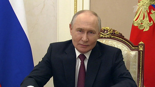 Владимир Путин поздравил российских выпускников с окончанием учебы