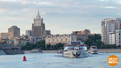 Город. Вид с воды. Доброе утро. Фрагмент 